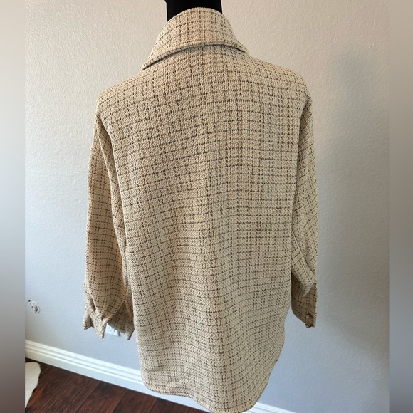 Shacket - Picture 3 of 3